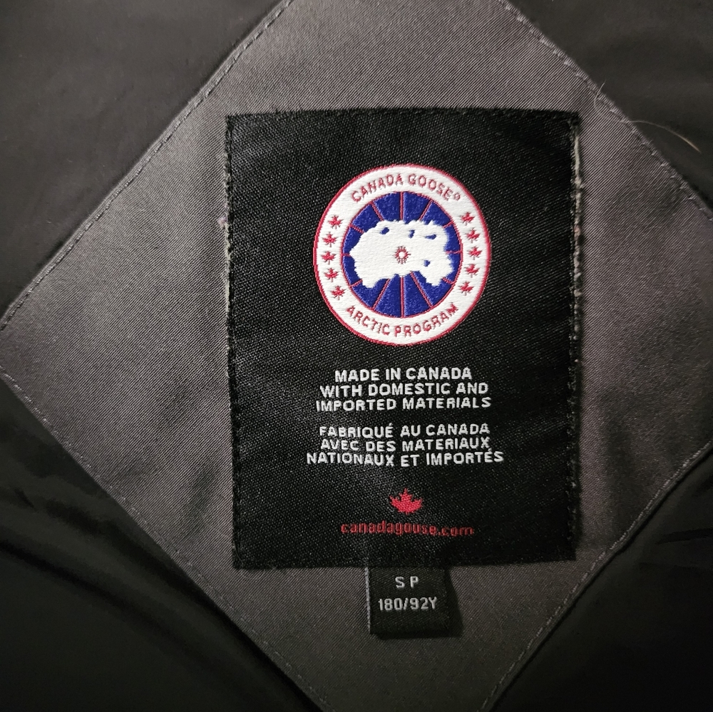 Canada Goose Freestyle Vest 100% Authentic - Picture 7 of 10